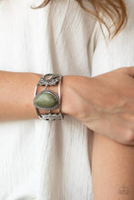 Load image into Gallery viewer, Sahara Seasons Green Bracelet
